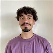 Étudiant expert en langues étrangères, qui a étudié l’anglais de manière approfondi durant de longues années.